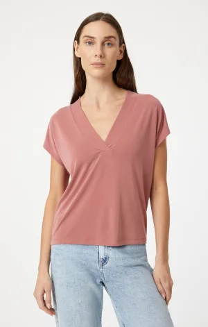 V-NECK SHIRT IN CANYON ROSE