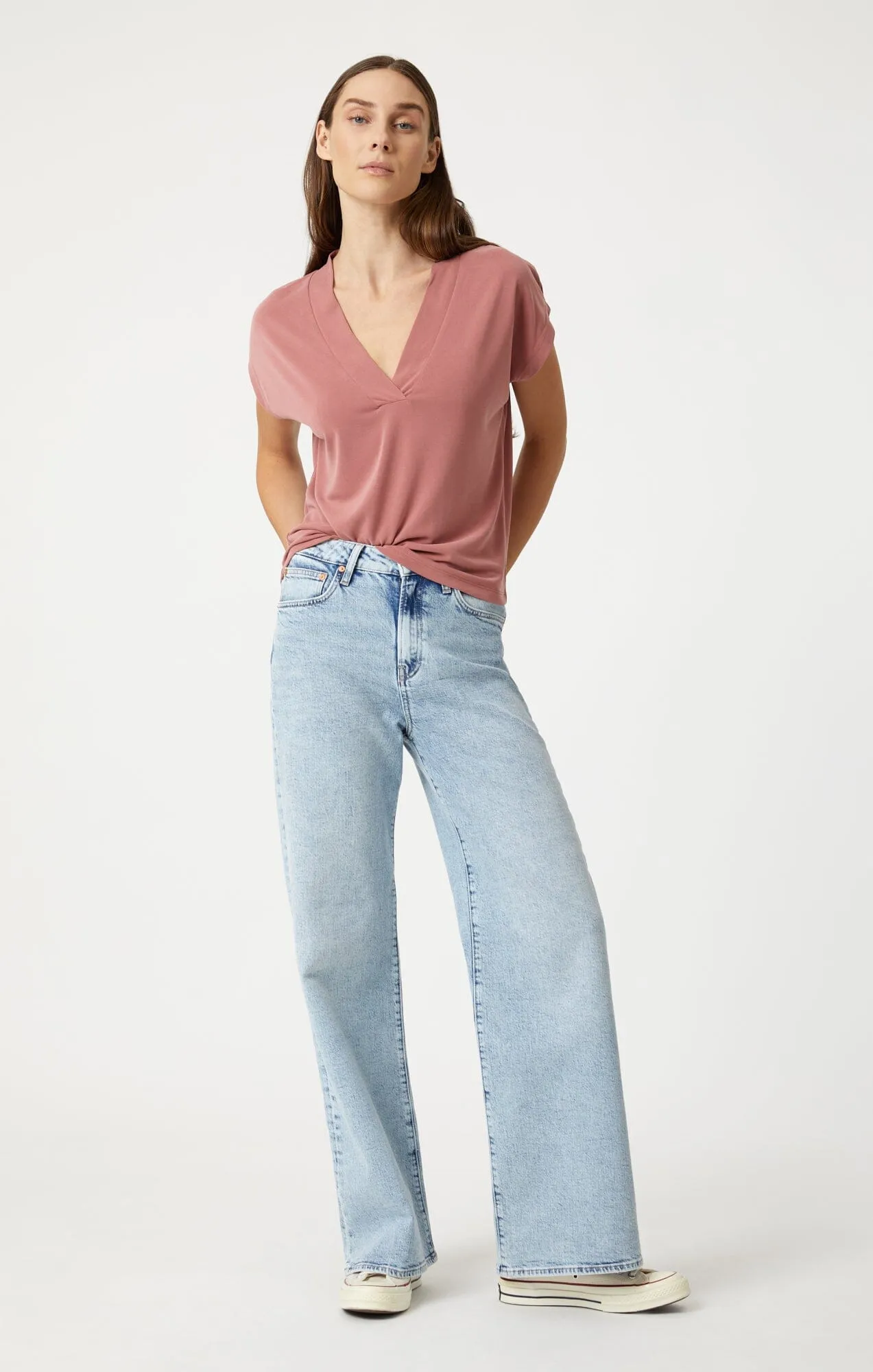 V-NECK SHIRT IN CANYON ROSE